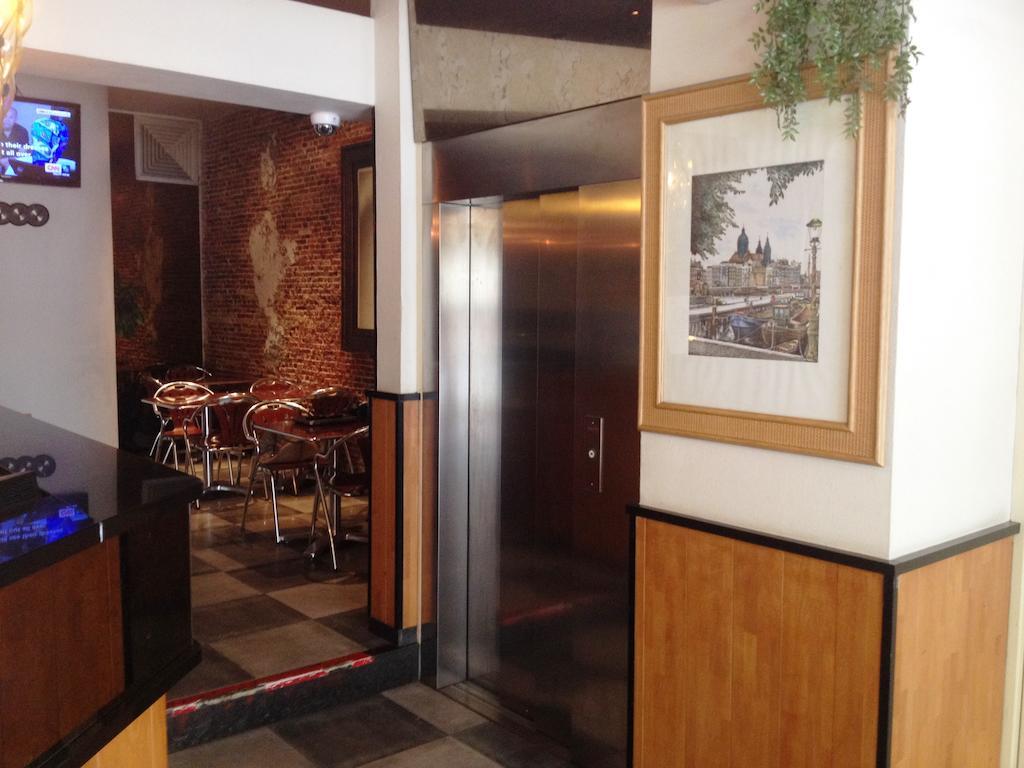 Budget Season Star Hotel Амстердам Екстериор снимка